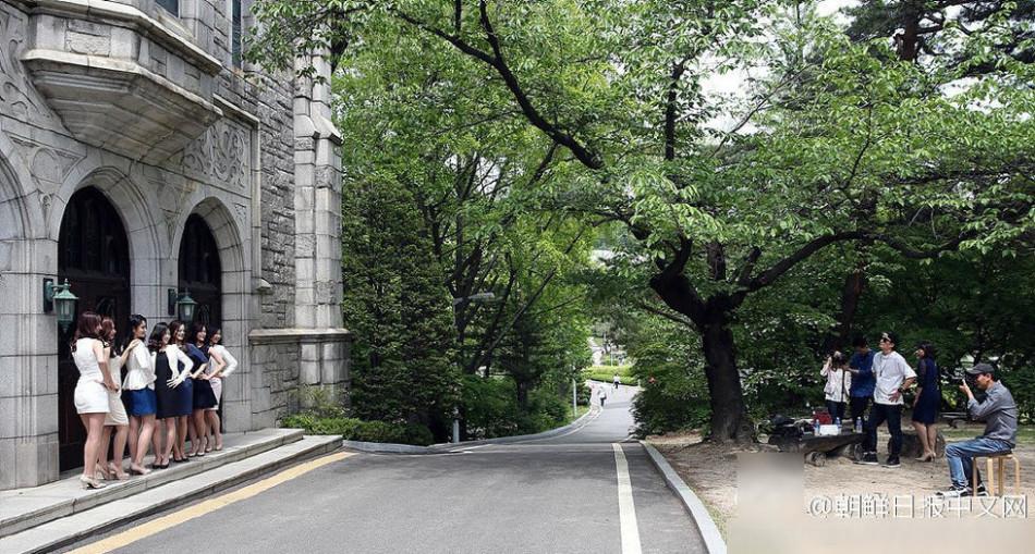 梨花女子大学校服 梨花女子大学梨花墙 伤感说说吧